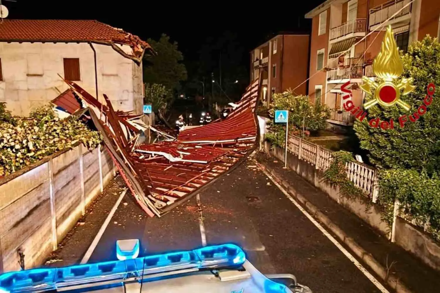 Trombe d’aria flagellano il Varesotto e Lido degli Estensi, caos a Malpensa: i fenomeni estremi stanno diventando quotidianità