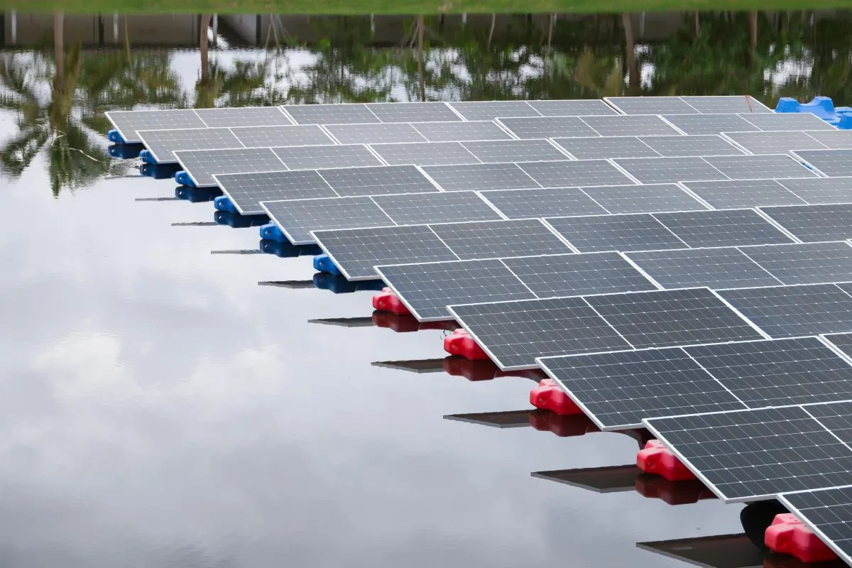 Fotovoltaico galleggiante, come ottimizzare le prestazioni