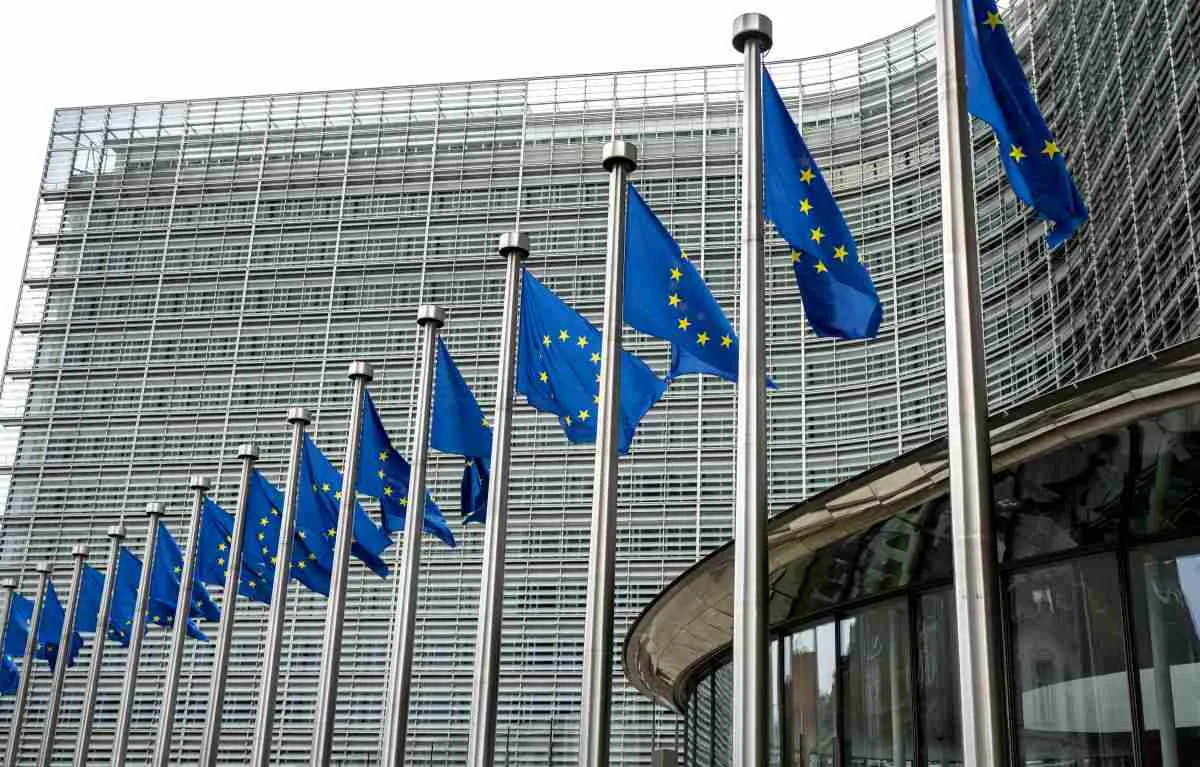 Clausola di salvaguardia energia, per l’Italia rinnovabili ed efficienza più del nucleare