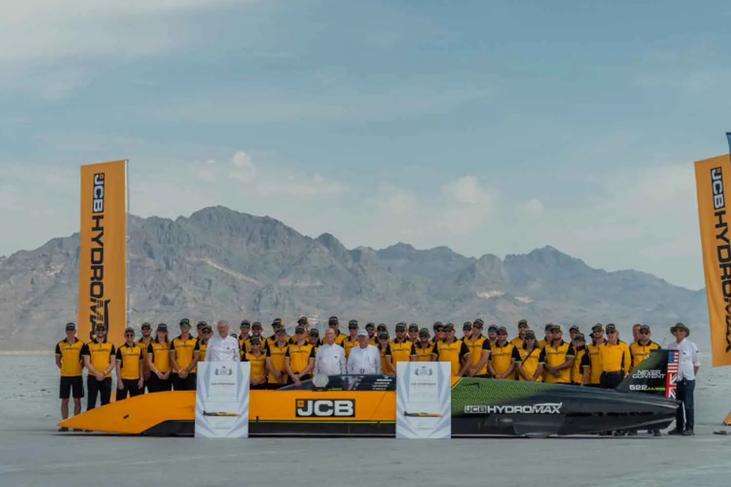Auto a idrogeno da record mondiale: il pilota Andy Green sfiora i 654 km/h nel deserto dello Utah