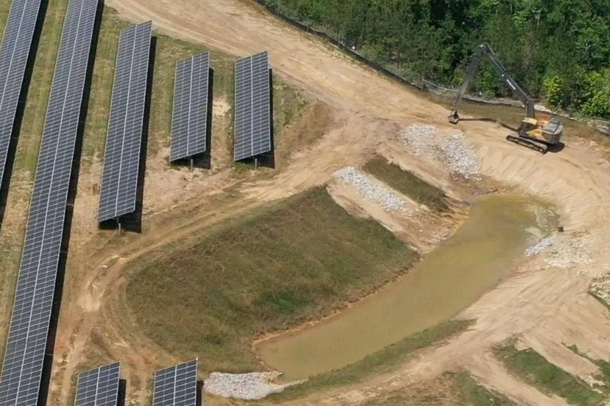 Fotovoltaico a terra, il costo dell’invarianza idraulica