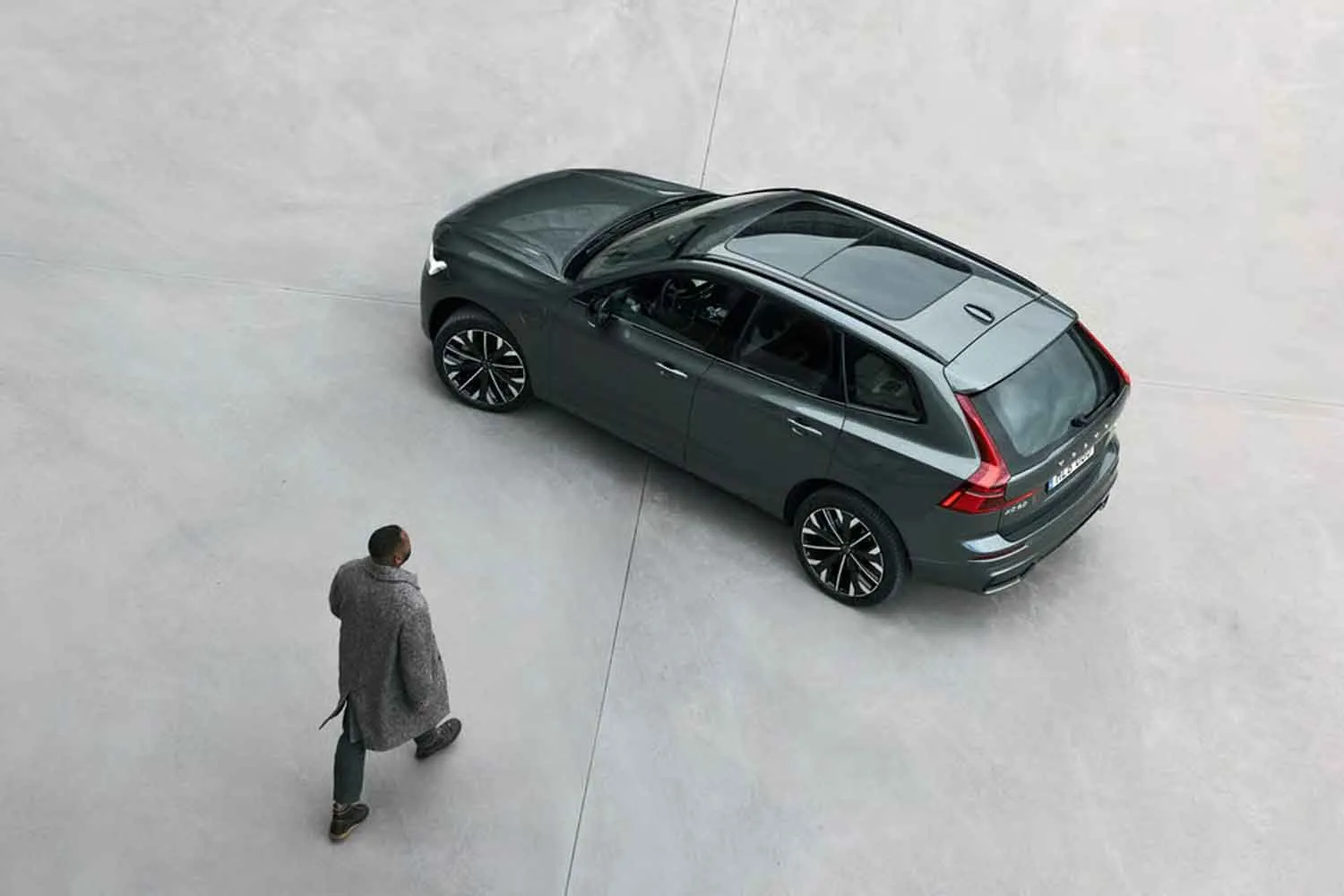 "Ho il terrore che la mia auto prenda fuoco": i 10mila possessori di Volvo EX30 protestano contro i veicoli elettrici "difettosi"