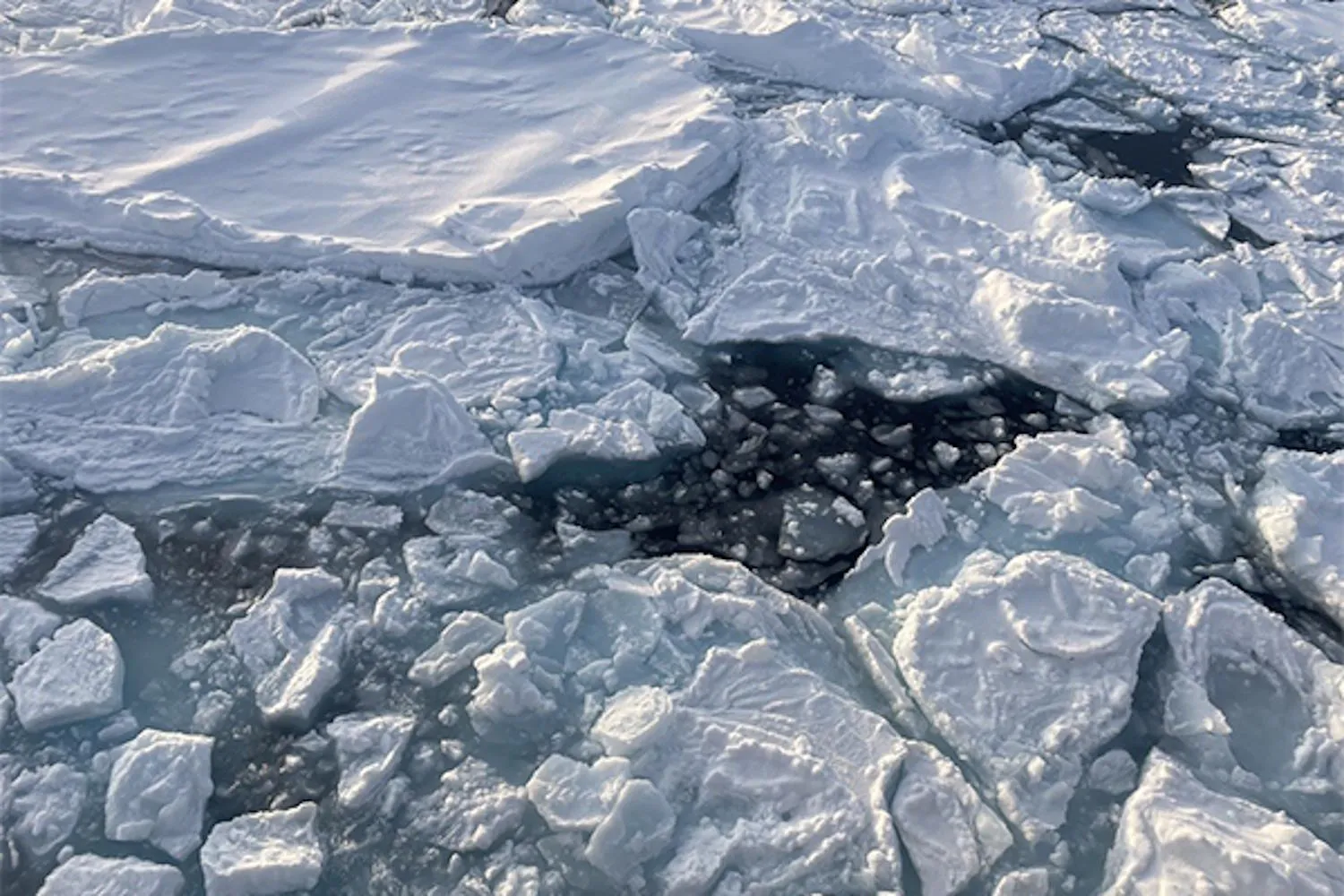 Artico, il ghiaccio torna a sciogliersi più velocemente: registrato il calo invernale più grande di sempre